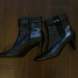 Barely worn Nine West low boots